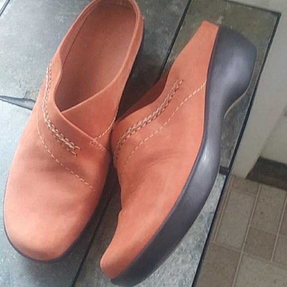 L.L Bean slip on shoes - Picture 2 of 5